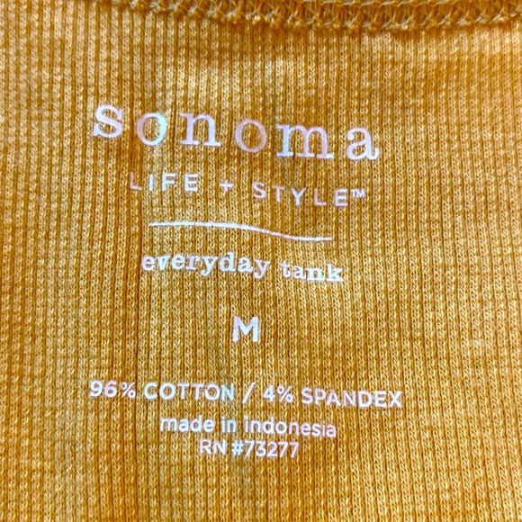 2 Medium Tank Tops - Picture 2 of 3